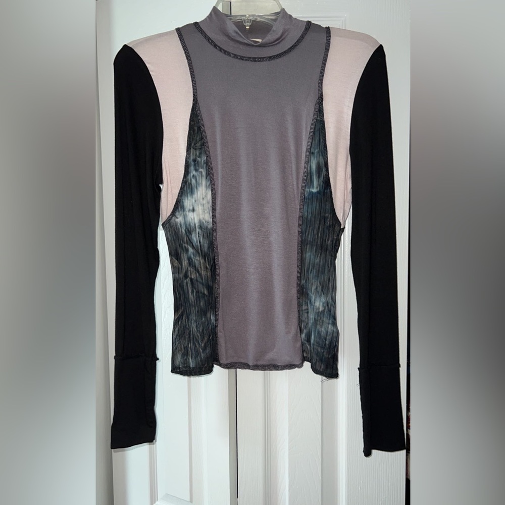 Buckle top, never worn, super cute for layering under shirt sleeve tops